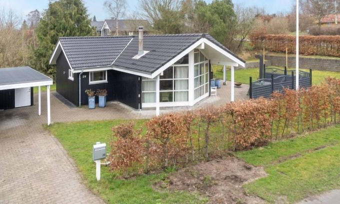 Mosebølle House | Vacation home "Broder" - 300m to the inlet in Sealand in Faxe - 6 persons, 3 bedrooms