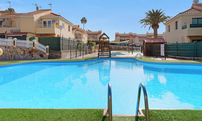 Sonnenland House | Vacation Home "Bungalow Sonemar Paradise" with Shared Pool & Wi-Fi
