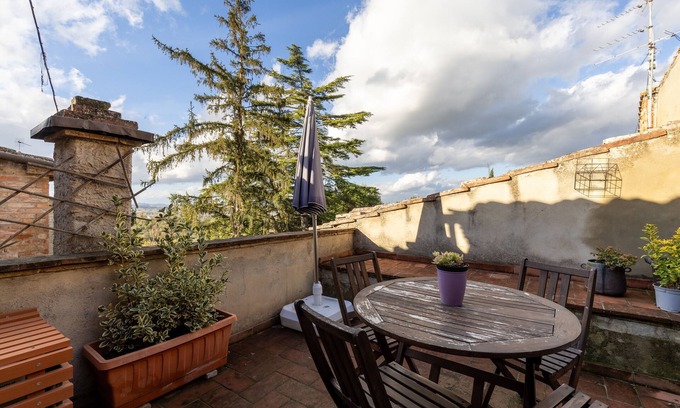 Certaldo Alto House | Vacation Home "Casa Al Cantone" with Private Terrace & Wi-Fi