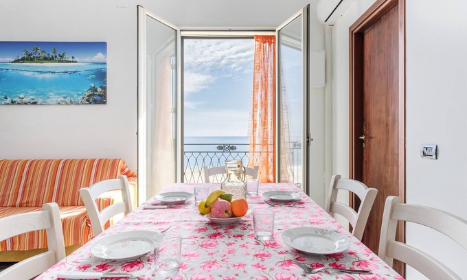 Palermo House | Vacation Home "Cla E Max" with 4 Balconies & Wi-Fi