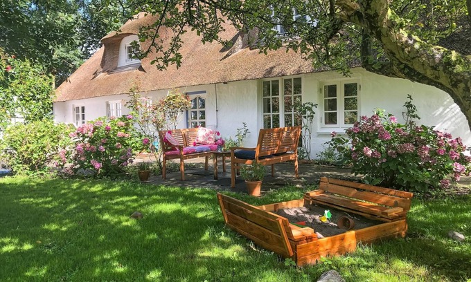 Schulp House | Vacation home Das alte Zollhaus in Schülp for up to 6 people