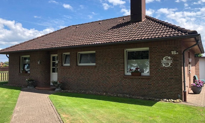 Westoverledingen House | Vacation home Stine's Huus 75111 - Holiday home Stine`s Huus