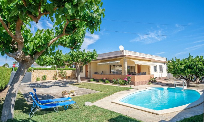 Vinaros Villa | Vacation Home "El Refugi" with Private Pool, Terrace & Wi-Fi