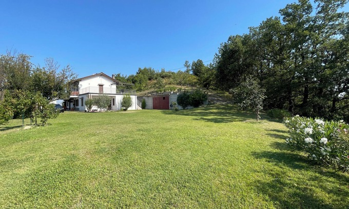 Roddino House | Vacation home for 2 to 8 people with lots of space in a top location in the Langhe