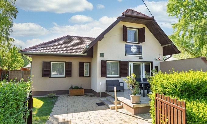 Balatonkeresztur House | Vacation home Iris by Interhome