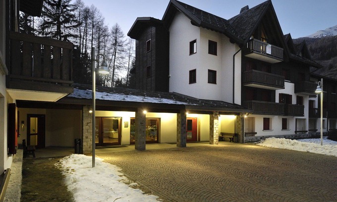 Ponte di Legno House | Vacation Home in Ponte Di Legno with 1 bedrooms sleeps 5
