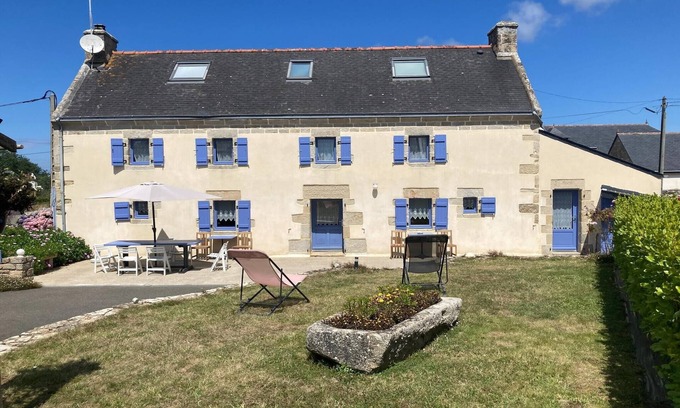 Primelin House | Vacation Home in Brittany near Pointe du Raz