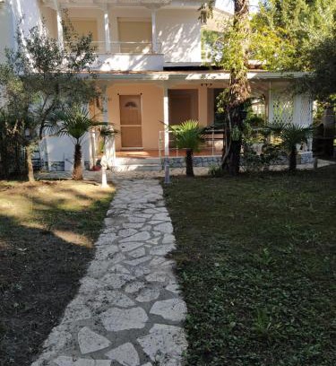Ishem House | Vacation Home in Gjiri i Lalëzit, Lalëz, Durrës