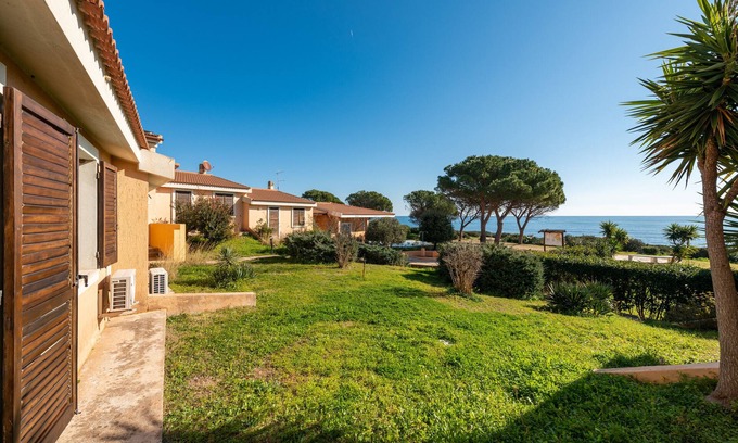 Villaputzu House | Vacation Home "Le Gemelle Al 212" with Sea View, Private Garden and A/C