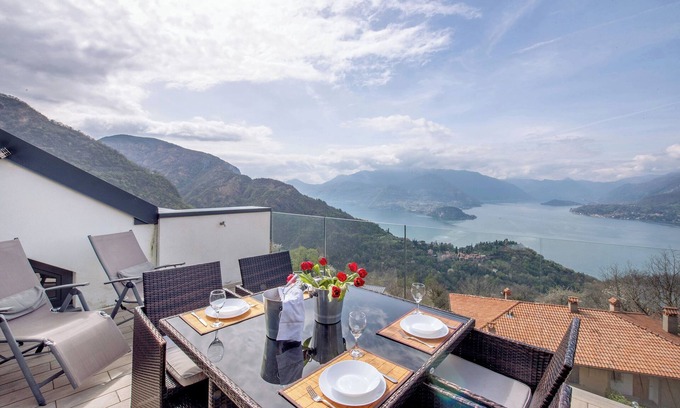 Perledo House | Vacation Home "Relax and Happiness" with Lake View, Shared Heated Indoor Pool & Wi-Fi
