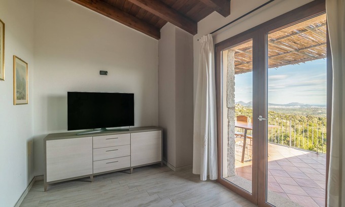 Aratena House | Vacation Home "Residenza Del Golfo" with Sea View, Private Terraces & Wi-Fi
