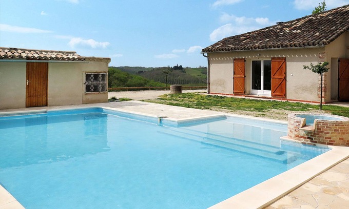 L'Honor-de-Cos House | Vacation home Touzy by Interhome