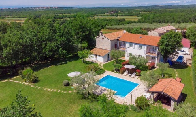 Gedici House | Vacation home Tommy by Interhome