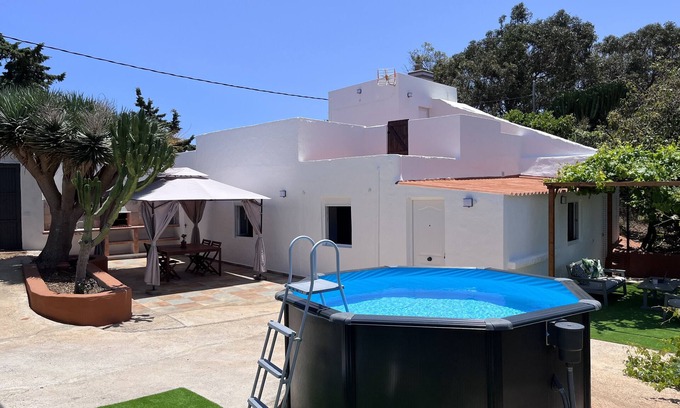 Pico de Viento Villa | Vacation Home 'Villa Almagre' with Sea View, Pool, Garden & Wi-Fi