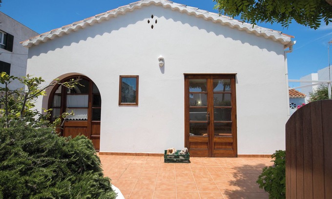 Ciudadela House | Vacation Home "Villa Republica Argentina" near Beach with Private Terrace & Wi-Fi
