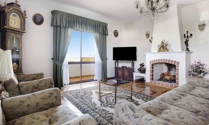 Sargacal House | Vacation Home Vivenda Ribeiro - B with Mountain View, Fireplace, Wi-Fi, Garden, Terrace & Balcony
