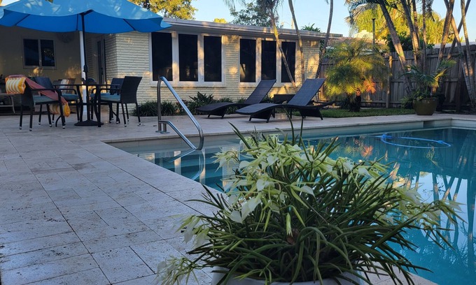 Poinsettia Heights House | Vacation Perfection! Retreat, Refresh & Recharge in Your Private Tropical Oasis
