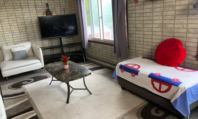 Niagara Falls House | Vacation Rental for long term, full furnished