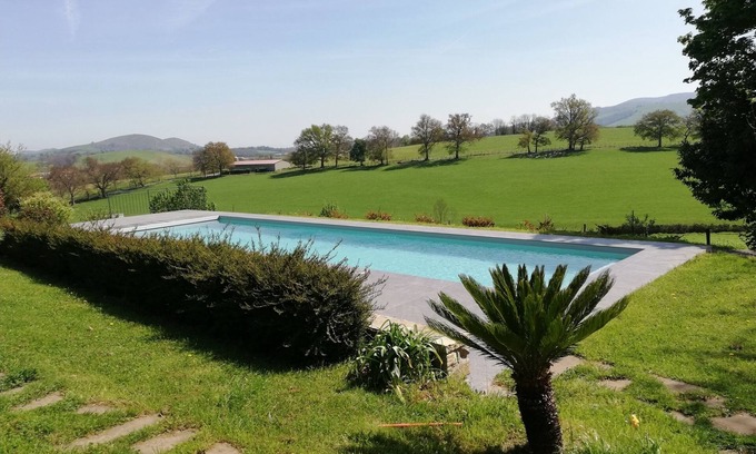 Osses Cottage | Vacation rental, gîte 4*, Basque Country, swimming pool, mountain views, peaceful location