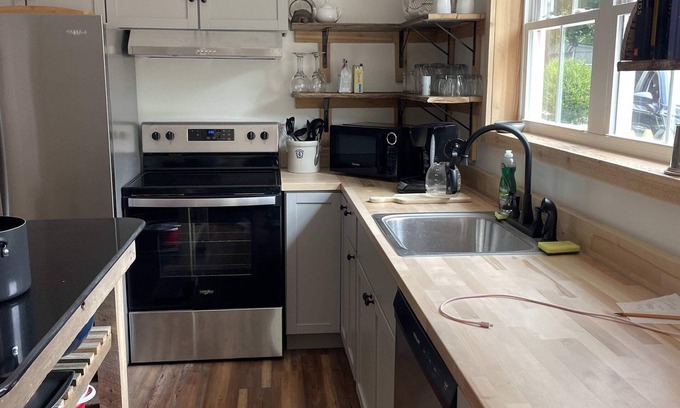 Bolivar House | Vacation Rental Thistle Cottage