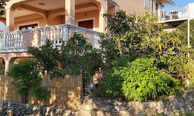 Drage Apartment | Vacation right by the sea in the quiet village of Drage