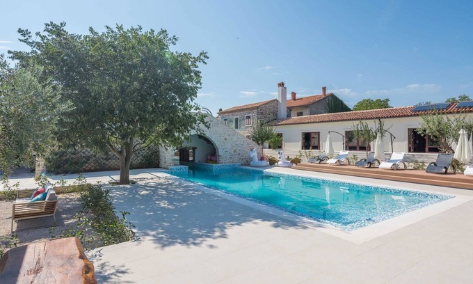 Fiorini Villa | Vacay Luxury Villa LV