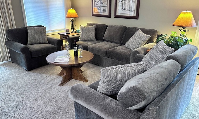 Vail Condo | Vail 2 Bed Condo Sleeps 6 Pool HotTub on Bus Route STR# 007777