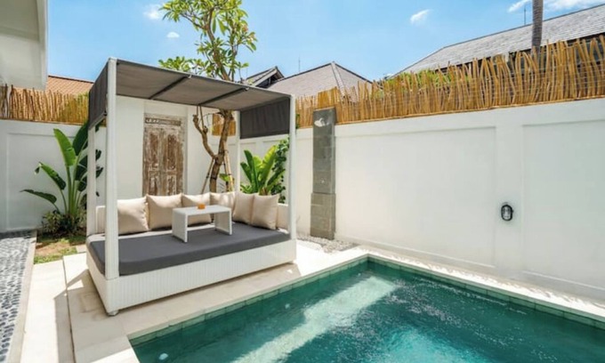 Umalas House | Vajrayana - Serene 2 Bed with Pool Views & Premium Amenitiesnn
