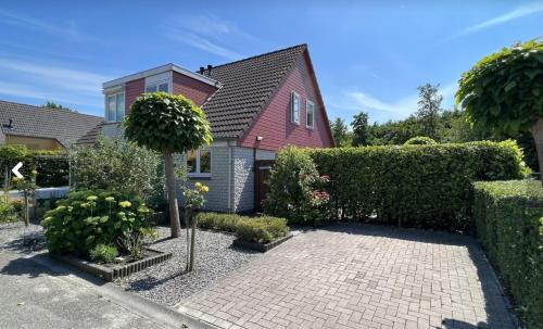 Wemeldinge House | Vakantiehuis op Villapark Oesterbaai aan zee , met speeltuin grenzend aan de tuin