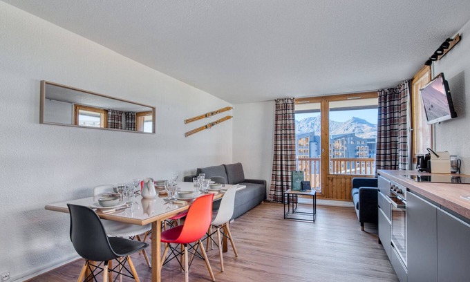Val-Thorens Apartment | Val Thorens: Modern apt for 6, slopes access, parking, WIFI