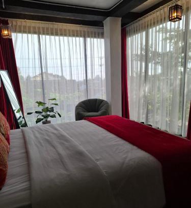 Salatiga Bed & Breakfast | Valhalla Boutique Hotel