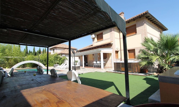 Sesena Ski Chalet | Valley Garden House