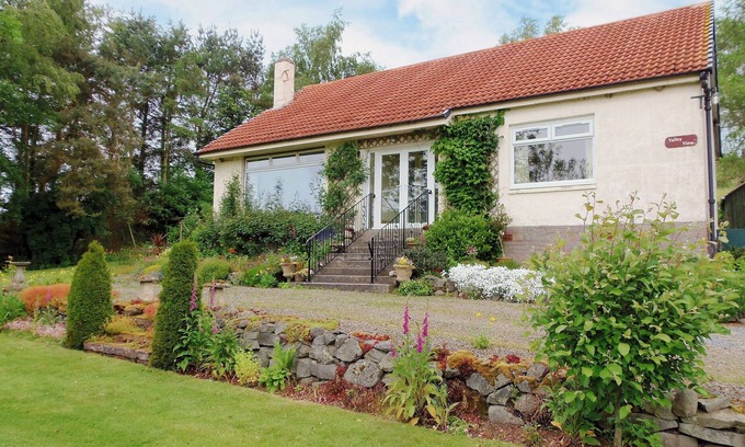 Biggar Cottage | Valley View Broughton