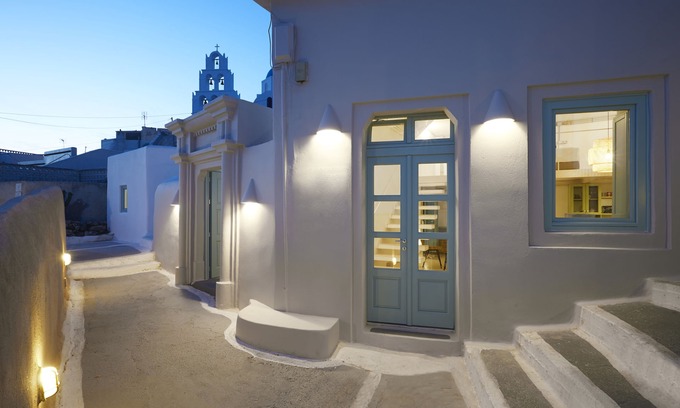 Pyrgos House | Valsamo Suites