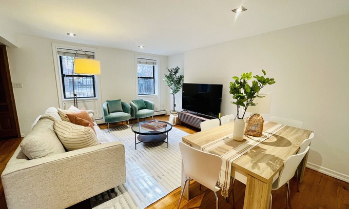 Downtown Jersey City Apartment | VAN VORST HOUSE - 2 BR Apt. Minutes to NYC