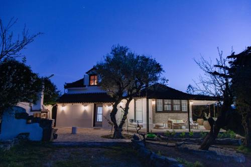 Kalamaki House | Vartan's Summer House