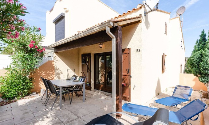 Foulquines House | VC28 One-room house with mezzanine in residence with collective swimming pool WIFI included