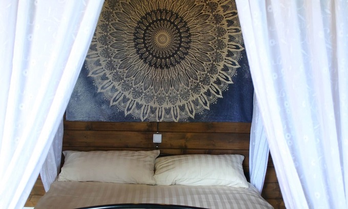 Bargemon Bed & Breakfast | Vegan organic chambre d'hôtes ABRIECOSY