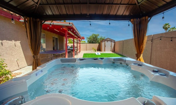 North Las Vegas House | Vegas Trip 5BD Home: Spa, Arcades, and More!
