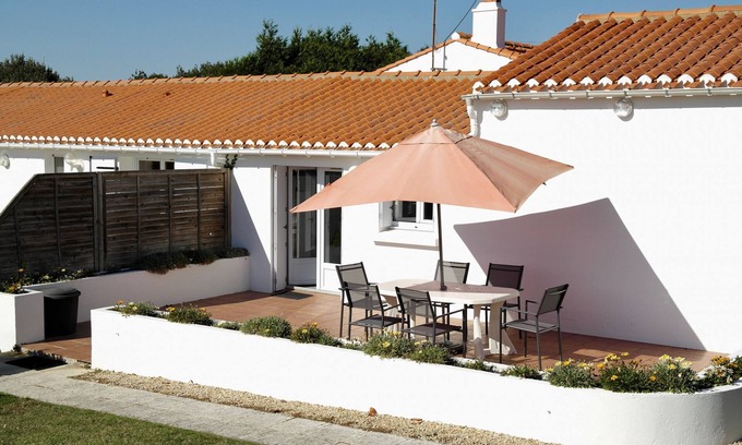 Commequiers Ski Chalet | Vendée country house for 4