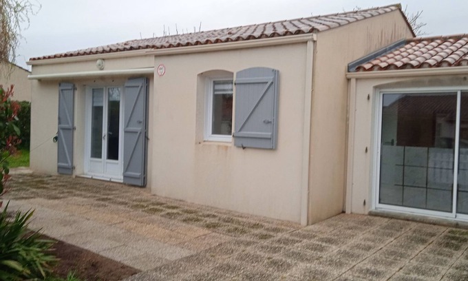 Saint-Vincent-sur-Jard House | Vendée Pays de Loire 400m from the beach Bicycles available. France
