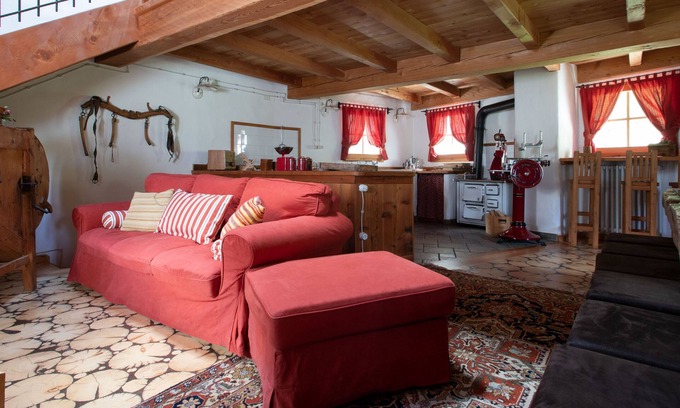 Tola House | Vendrello - Three Bedroom House, Sleeps 6