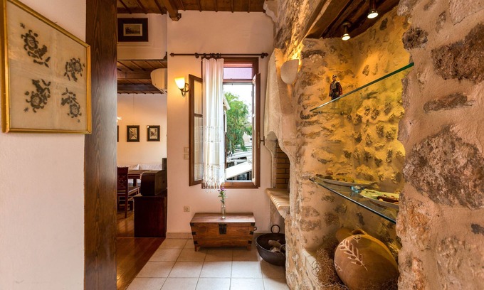 Old Town Rethymnon House | Venetian Rimondi Fountain Mansion. Built in 1626!