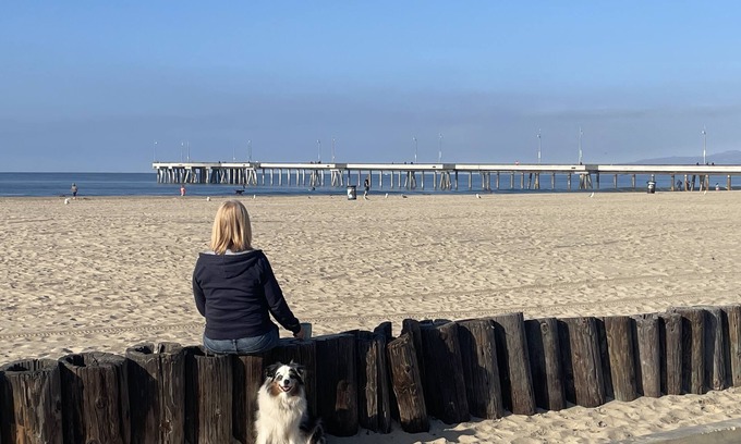 Marina Peninsula Condo | Venice Beach Pier 3 BR condo 100 steps to the sand. Pets Welcome