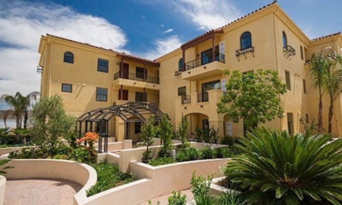 Ventura Condo | Ventura Downtown Art Loft Style Condo