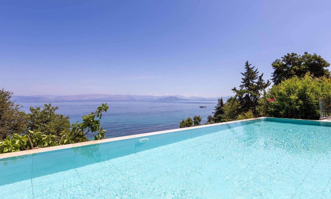 Agia Pelagia Chlomou Villa | Verde Azur - Four Bedroom Villa, Sleeps 8