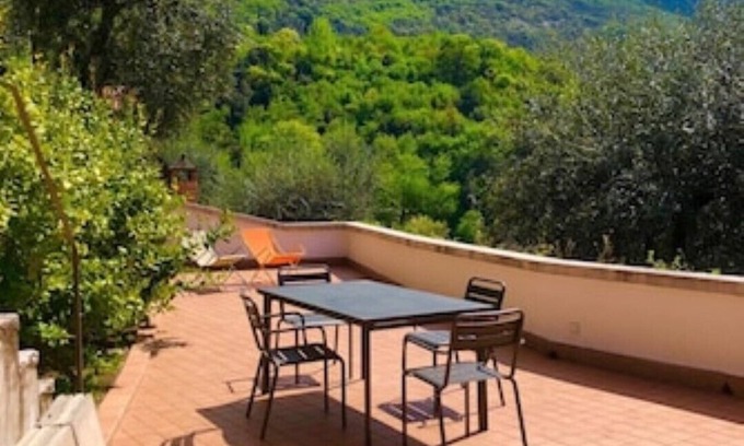 Malcesine Villa | Verdin House - House in the hills surrounded by greenery with breathtaking panoramic views