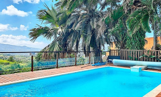 Maniron Ski Chalet | Verger suspendu – Huge villa with swimming pool – Étang-Salé les Hauts