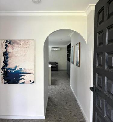 Mandurah House | Versatile summer beach house or cosy winter retreat!