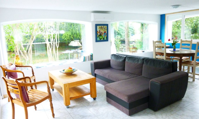 Ales Apartment | Very bright 65m2 ground-floor apartment in house with large garden, swimming pool